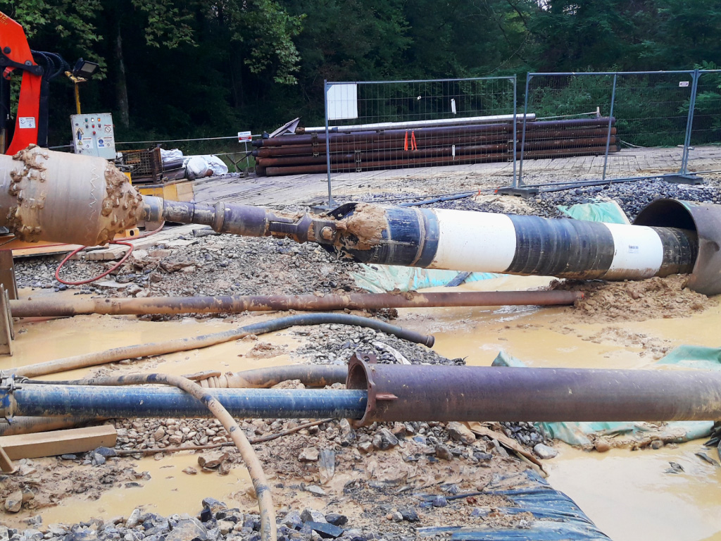 Mont-Ogenne Gas Pipeline Renewal Beneath the Gave de Pau Mont-Ogenne gas pipeline renewal using HDD beneath the Gave de Pau